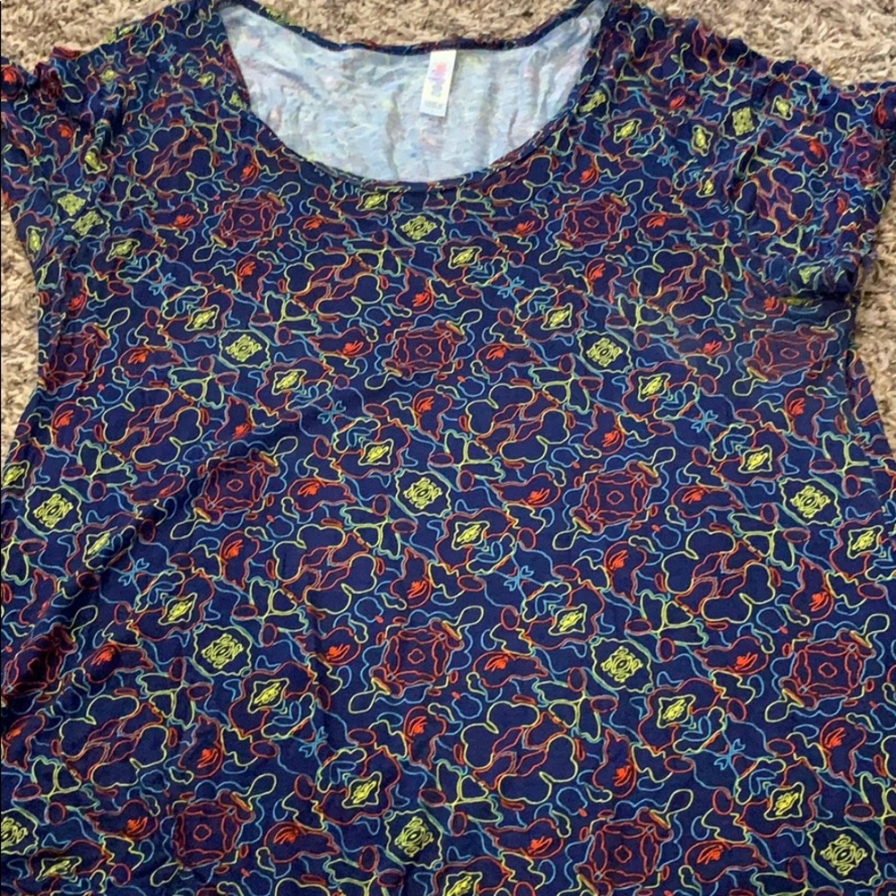 Large LuLaRoe EUC classic T